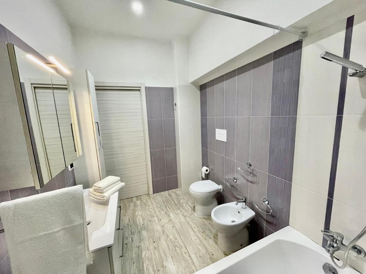 B&B Airport Serenity Suites Napoli Bagian luar foto