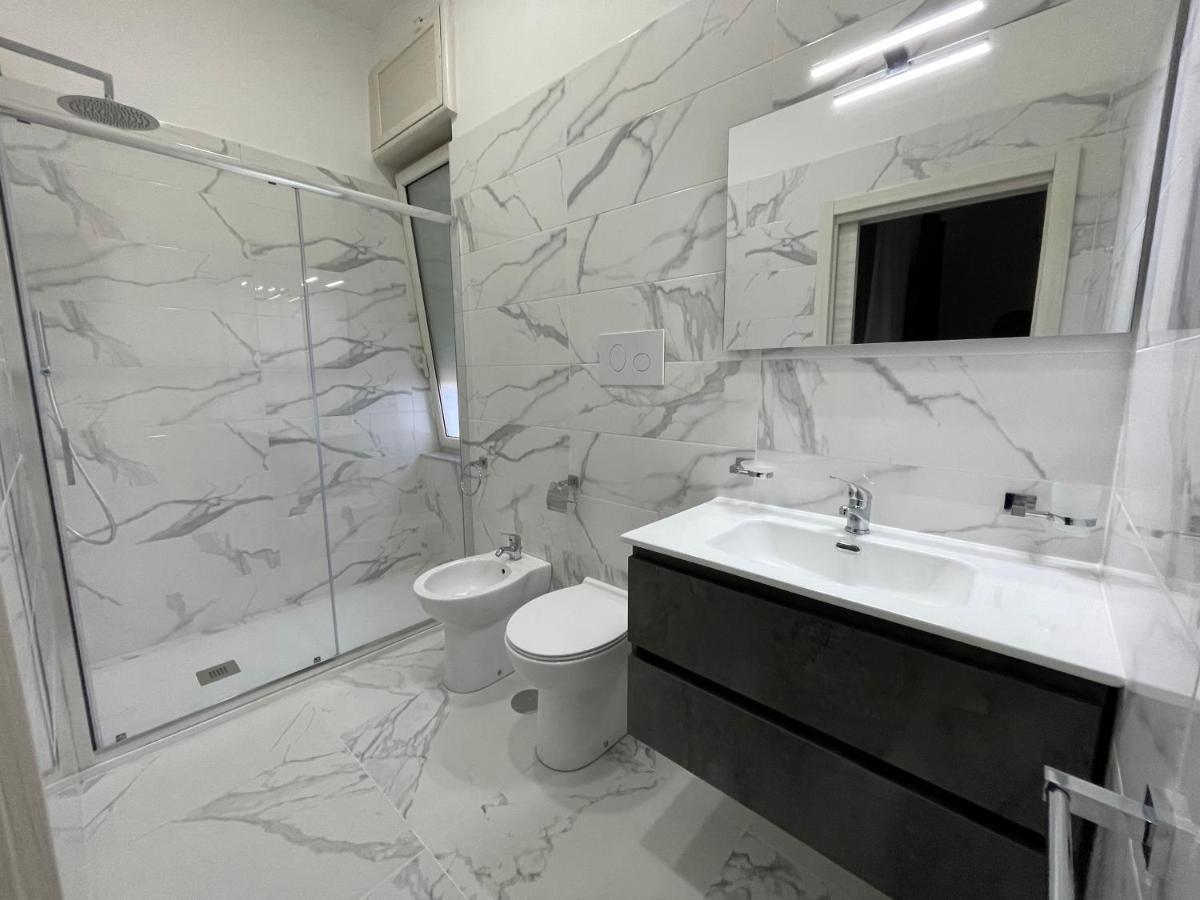 B&B Airport Serenity Suites Napoli Bagian luar foto